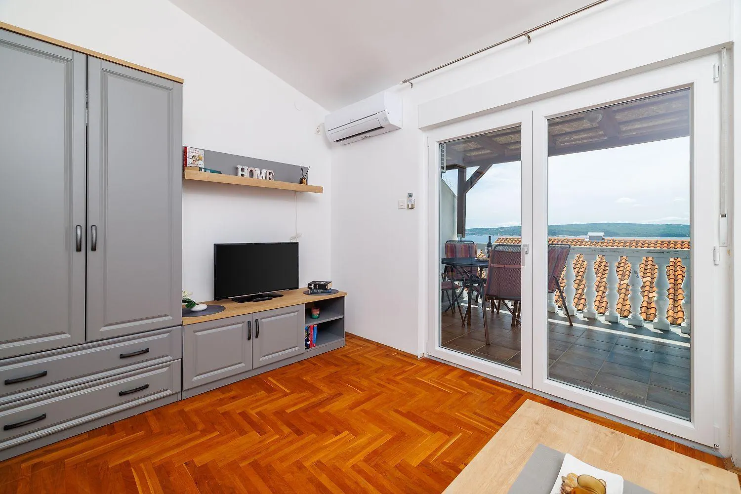 Helles Apartment Nur 150 Meter Zum Strand Mit Jacuzzi, Meerblick, Pool, Billard Dramalj Croatia