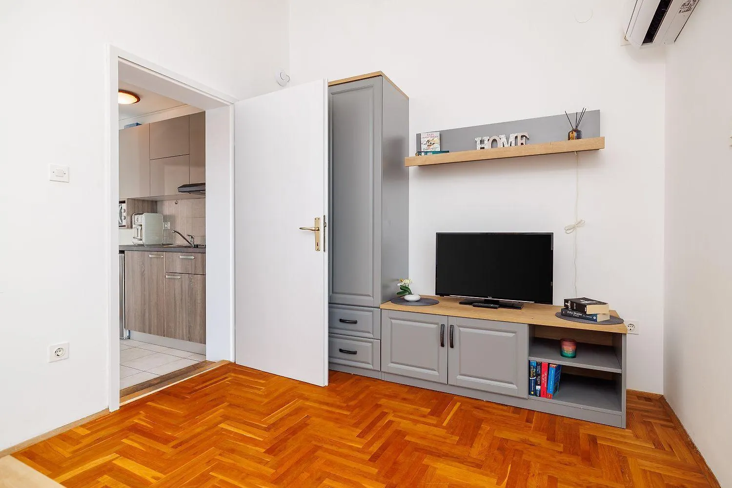 Helles Apartment Nur 150 Meter Zum Strand Mit Jacuzzi, Meerblick, Pool, Billard Dramalj Croatia