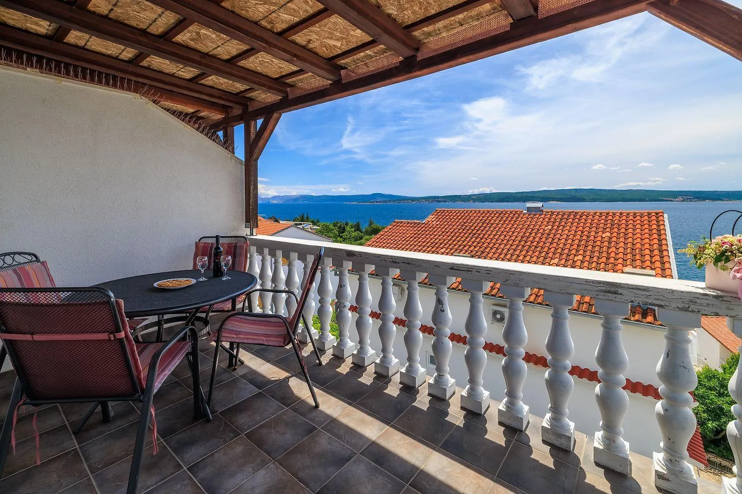 Helles Apartment Nur 150 Meter Zum Strand Mit Jacuzzi, Meerblick, Pool, Billard Dramalj